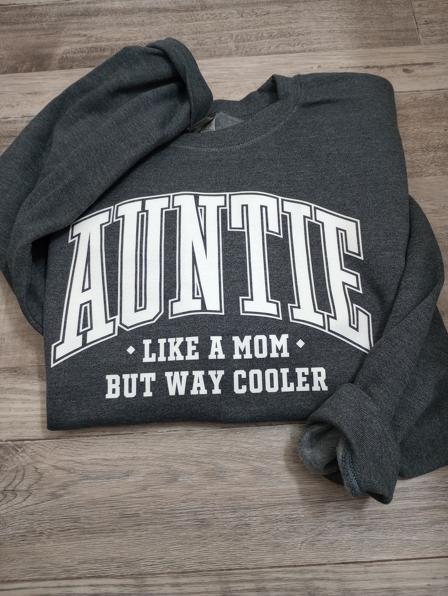 Auntie crewneck